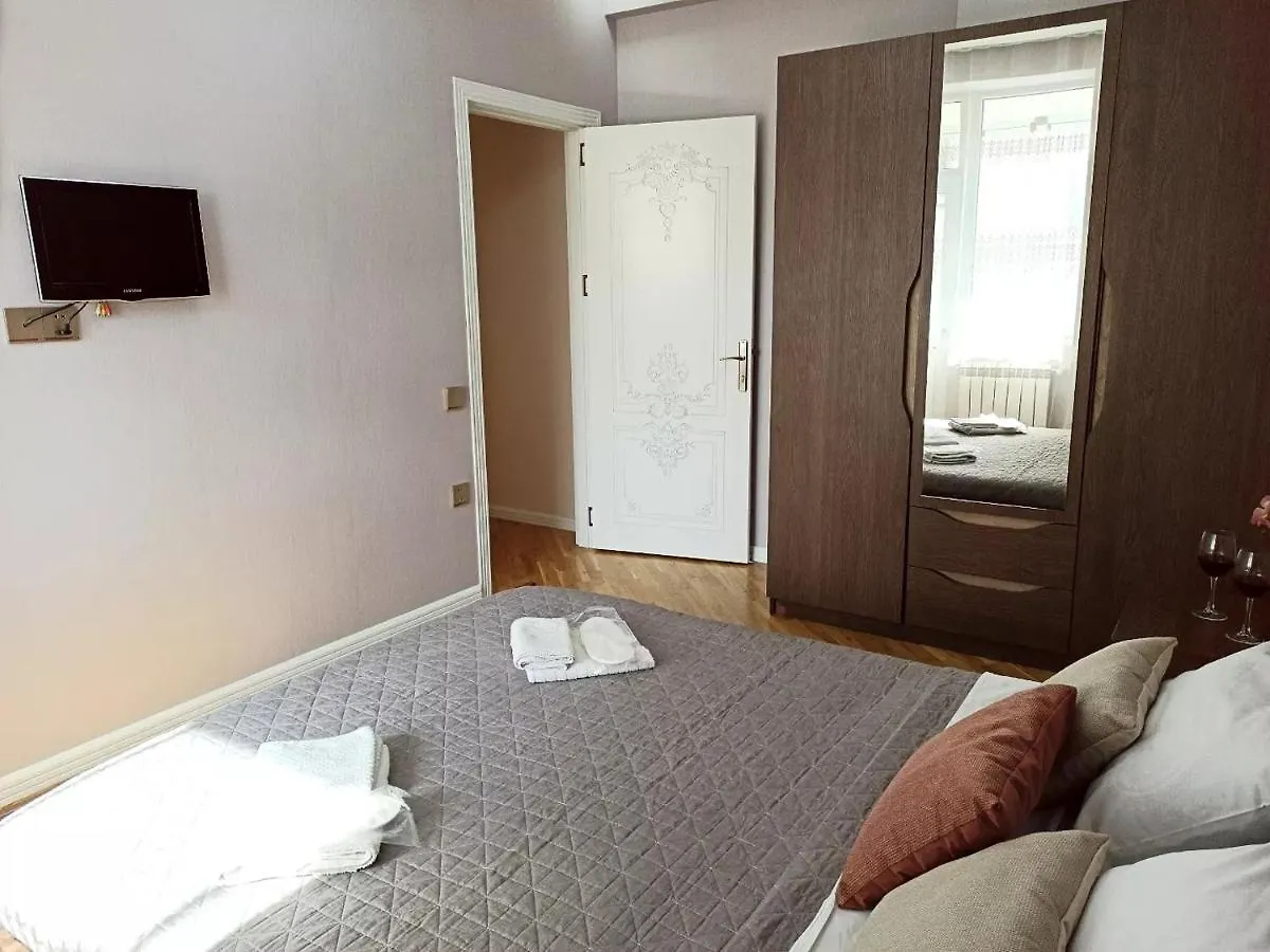 3 Комнатная Vip Квартира Возле Метро Baku