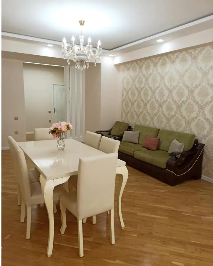 3 Комнатная Vip Квартира Возле Метро Baku